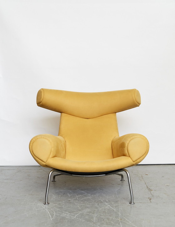 Image 1 of AP Gestolen AP-46 "OX" stoel + poef van Hans J. Wegner