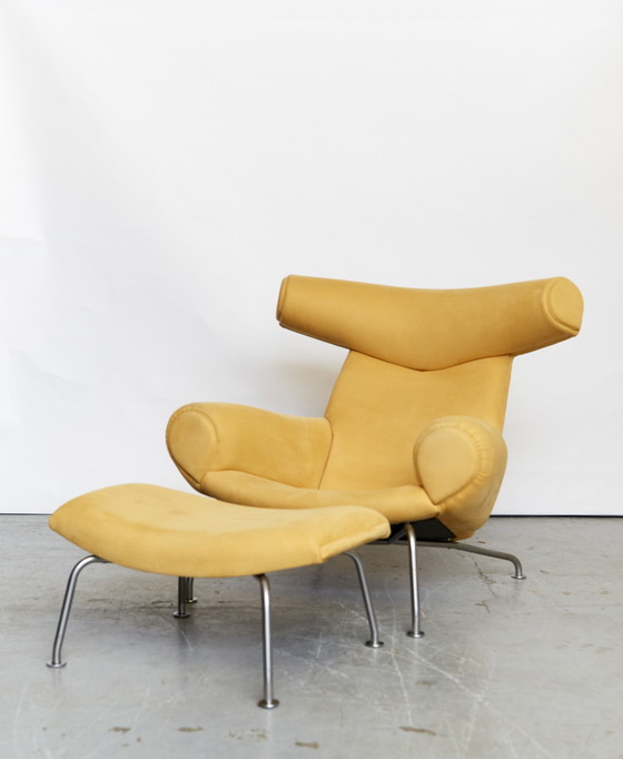 Image 1 of AP Gestolen AP-46 "OX" stoel + poef van Hans J. Wegner