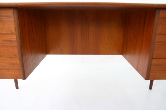 Image 1 of Peter Hvidt, Orla Mølgaard Nielsen Teak schrijftafel, Denemarken jaren 60