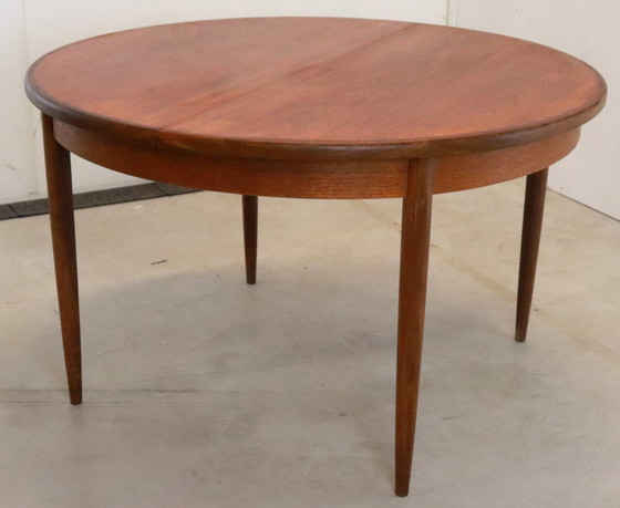 Image 1 of G-Plan Ronde vintage eetkamertafel verlengbaar 'Avebury'