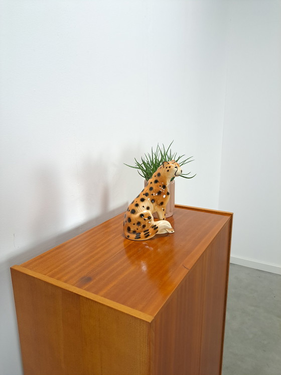 Image 1 of Fineer design  vintage kast Mezulanik, licht, kledingkast