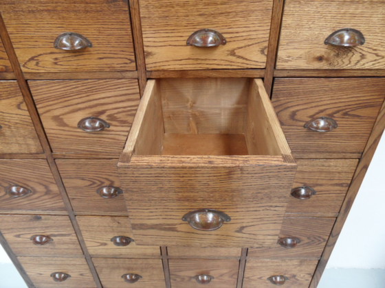 Image 1 of Vintage apothekerskast met 28 lades