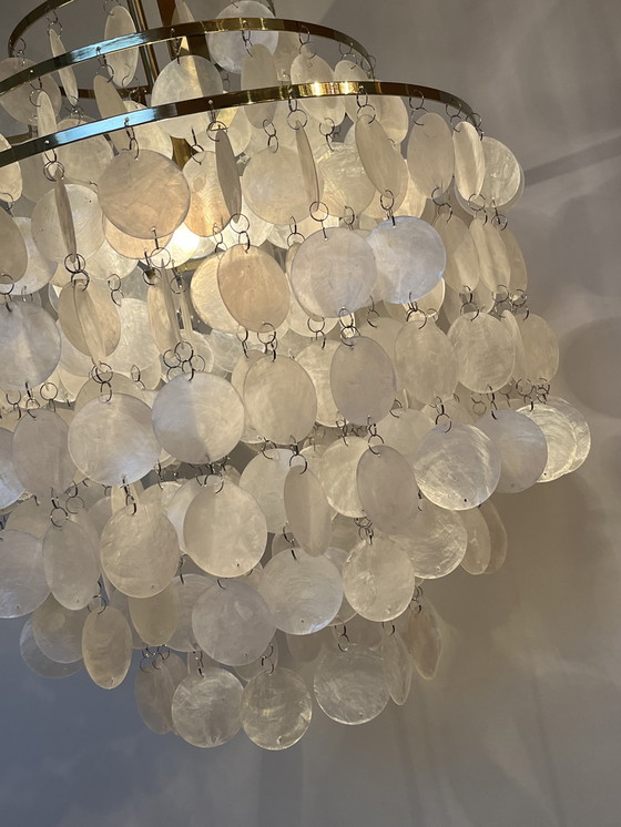 Image 1 of Capiz schelpen hanglamp goud frame opaline parelmoer 