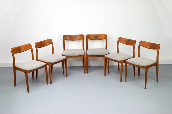 Image 1 of 6x Teak en wollen eetkamerstoelen van Johannes Andersen voor Uldum