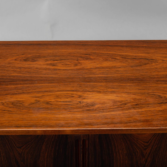 Image 1 of Vintage dressoir met jaloeziedeuren