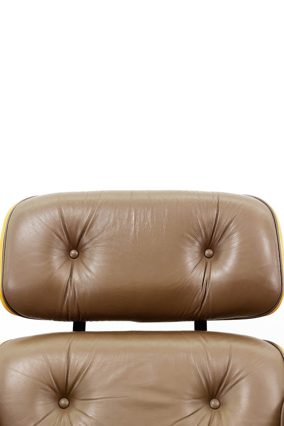 Image 1 of Eames lounge chair+ ottoman 80's edition