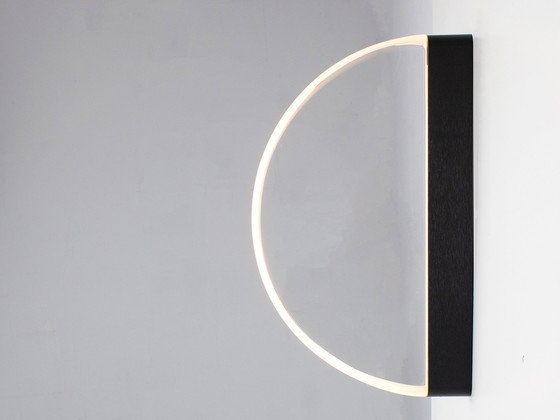 Image 1 of Valerie objects wandlamp Halo design Maarten de Ceulaer