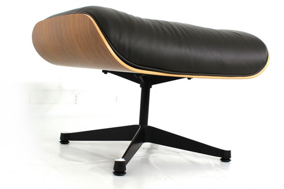 Image 1 of Vitra Charles Eames Lounge Chair Ottoman in premium leer en Amerikaans kersenhout