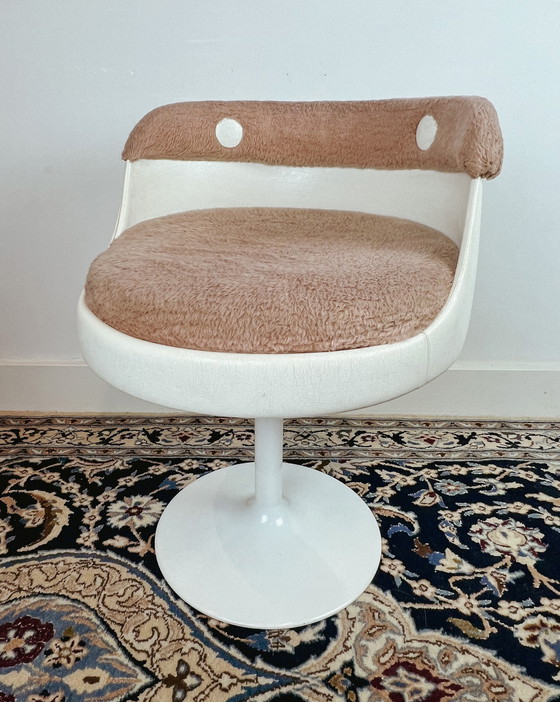 Image 1 of Ronde tulpfauteuil uit de 1970’s