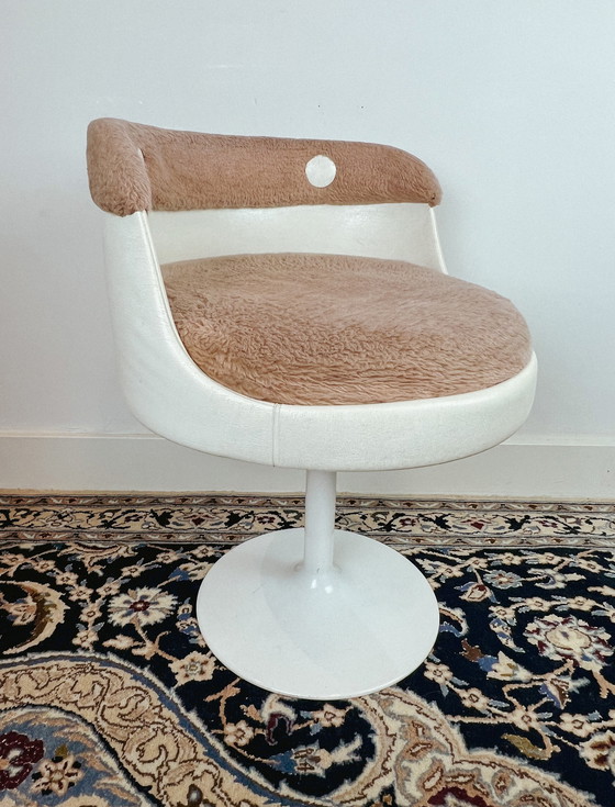 Image 1 of Ronde tulpfauteuil uit de 1970’s