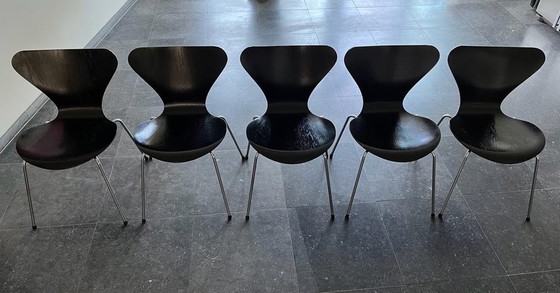 Image 1 of Kartell tafel + 5x Fritz Hansen vlinderstoel