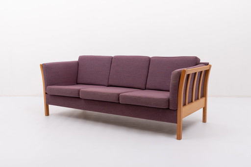 Vintage Deens design driezitsbank in auberginewol