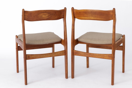 Image 1 of 2 van de 5 Vintage Deense stoelen, jaren 60 - Walnoot stoelframe