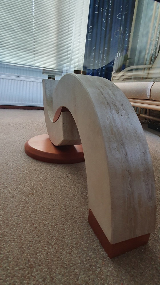 Image 1 of Vintage marmeren salontafel met glasplaat en hout accententen