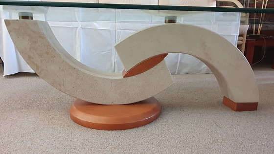 Image 1 of Vintage marmeren salontafel met glasplaat en hout accententen