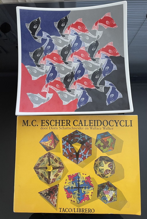 M C Escher bord + boek