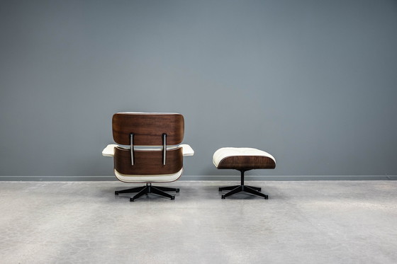 Image 1 of Eames fauteuil + poef