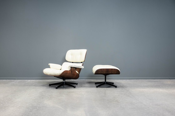 Image 1 of Eames fauteuil + poef