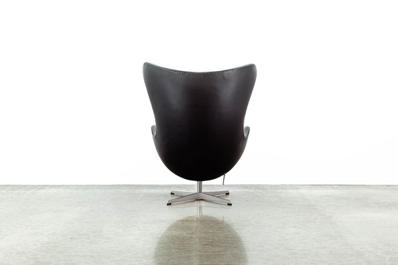 Image 1 of Arne Jacobsen eierstoel