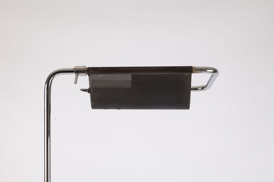 Image 1 of Verchroomde Italiaanse vloerlamp, jaren 60