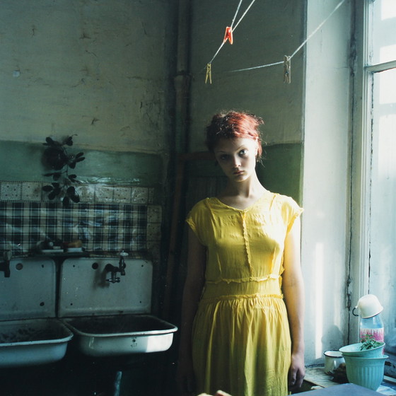 Image 1 of Hellen van Meene (1972) - Untitled 2008, St. Petersburg, Russia - C-print op Dibond - 2008 