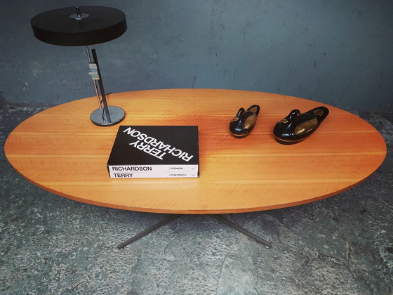 Image 1 of Wilhelm Renz ovale salontafel