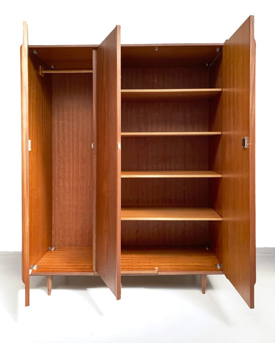 Image 1 of Mid Century donkerbruine TEAK kledingkast _ close closet