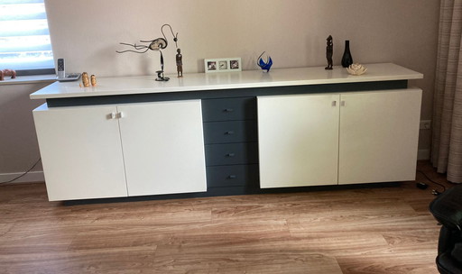 Dressoir met bijpassende salontafel