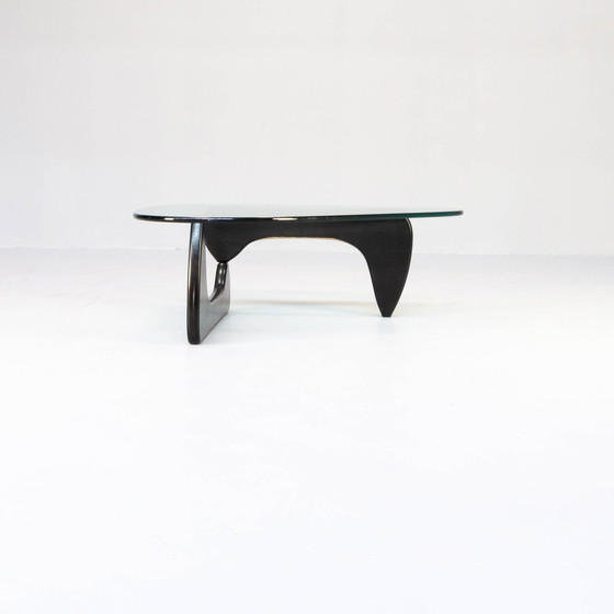 Image 1 of Isamu Noguchi salon tafel