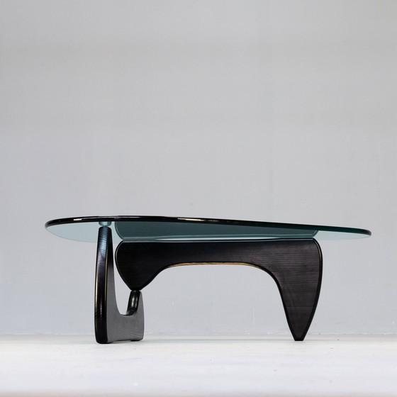 Image 1 of Isamu Noguchi salon tafel