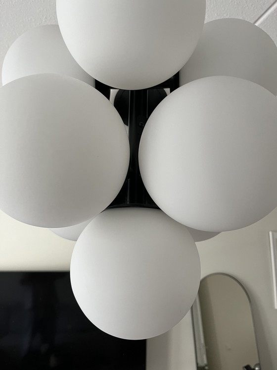 Image 1 of Moderne Bollen hanglamp met zwart frame