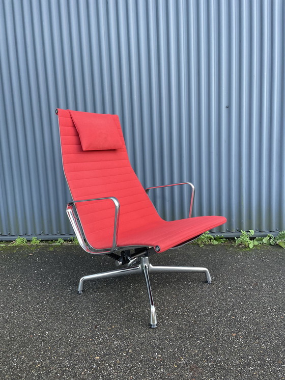 Image 1 of Vitra Eames set EA124 + EA125 fauteuil en hocker