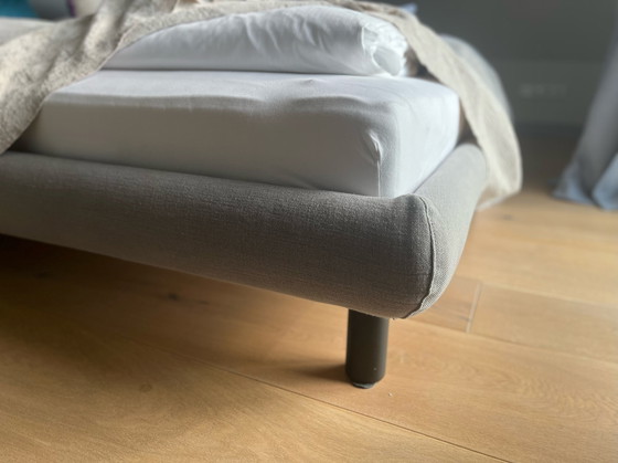 Image 1 of Meridiani bed Oliver van ontwerper Andrea Parisio