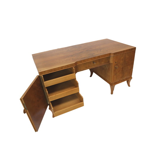 Image 1 of Vintage walnoten bureau