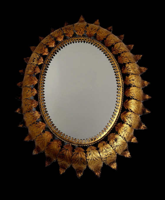 Image 1 of Spaanse vintage zonnespiegel ovaal model, Spanje, jaren 60