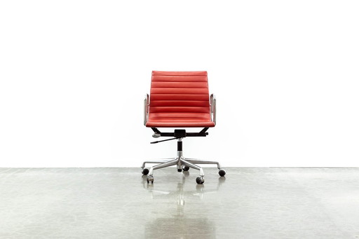 Eames EA117 bureaustoel