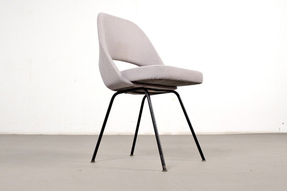 Image 1 of Eero Saarinen, stoel model M 72 voor Knoll International