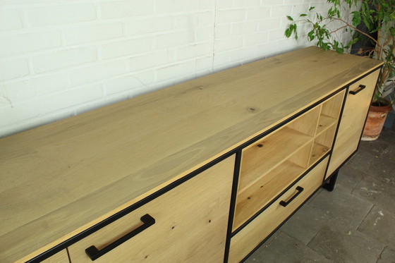 Image 1 of Demomodel Xooon design dressoir 240cm met verlichting type Belo.