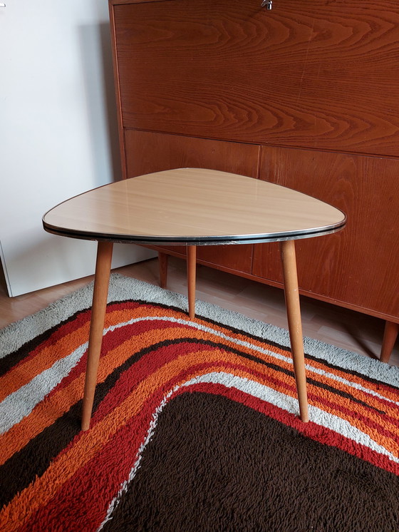 Image 1 of Vintage bijzettafeltje salontafel