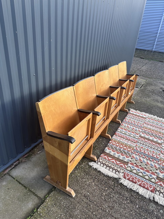 Image 1 of Vintage bioscoop stoelen