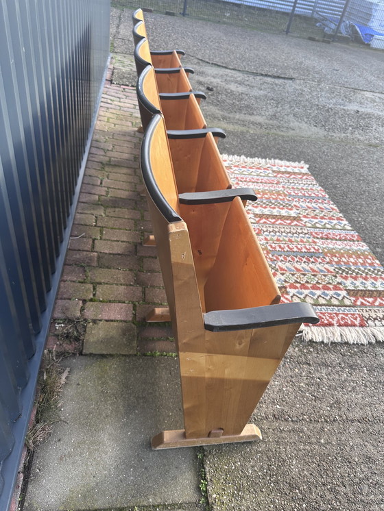 Image 1 of Vintage bioscoop stoelen