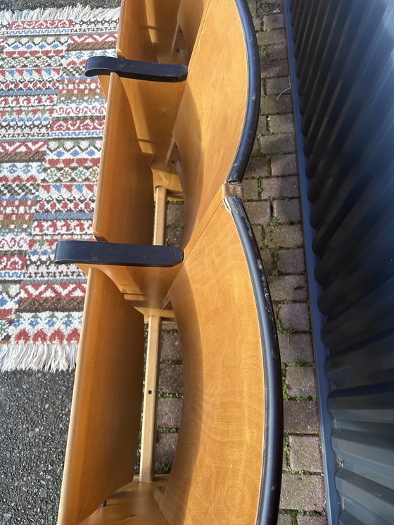 Image 1 of Vintage bioscoop stoelen