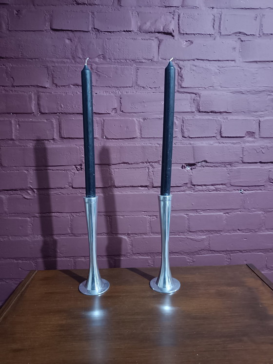 Image 1 of Twee vintage metalen kandelaars