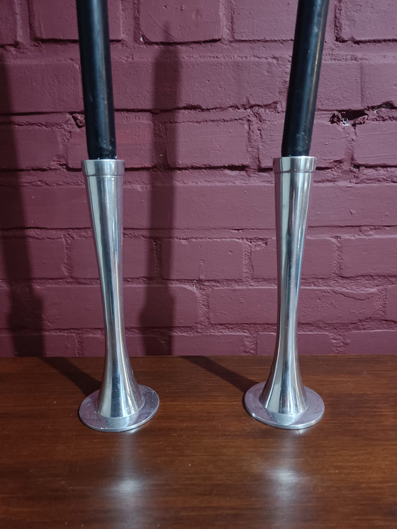 Image 1 of Twee vintage metalen kandelaars