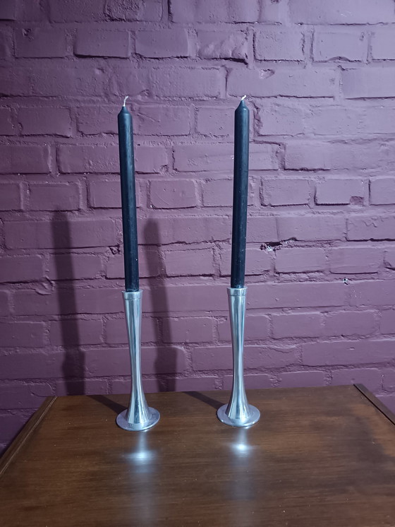 Image 1 of Twee vintage metalen kandelaars