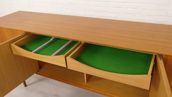 Image 1 of Vintage dressoir | 240 cm | Strak design