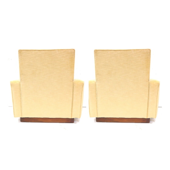 Image 1 of Set van 2 vintage fauteuils met creme fluwelen bekleding gemaakt in de jaren 70