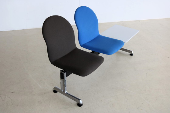 Image 1 of Vintage wachtkamerbankje met tafel