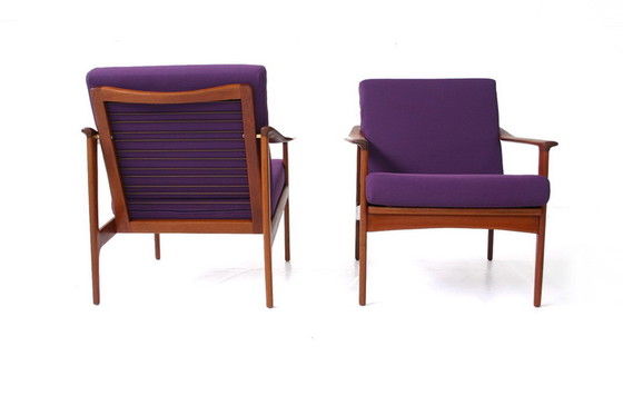 Image 1 of 2x Ib Kofod-Larsen voor Selig, Mid Century Deense Teakhouten Loungestoel / Fauteuil, nieuwe kussens, nieuwe hoes