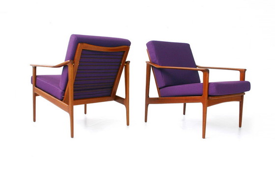 Image 1 of 2x Ib Kofod-Larsen voor Selig, Mid Century Deense Teakhouten Loungestoel / Fauteuil, nieuwe kussens, nieuwe hoes